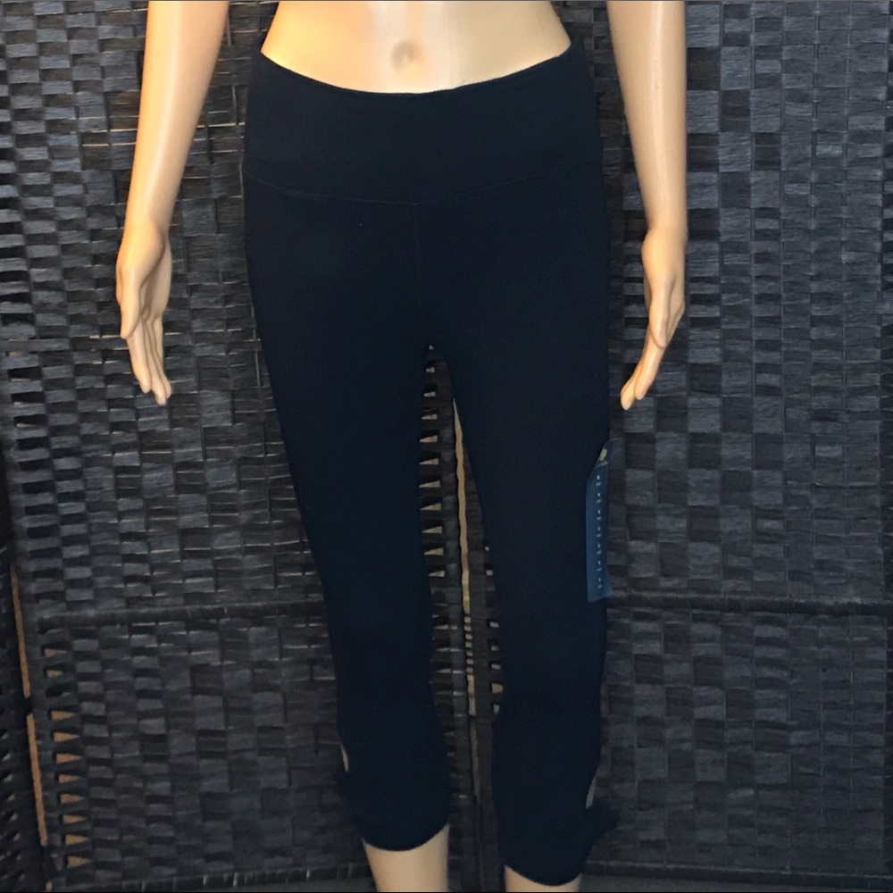 XERSION BLACK, COTTON BLEND CAPRI/ SIZE’S: S